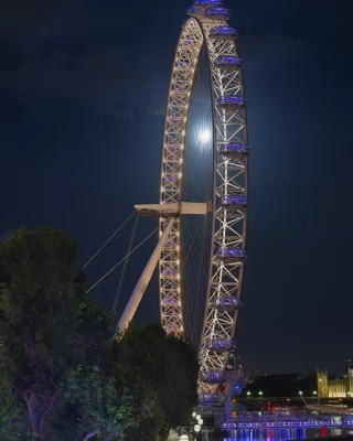 London noght. London EYE